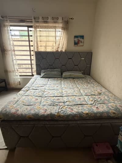 King size bed