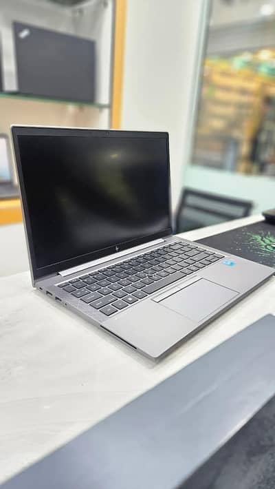 HP Zbook Firefly 14- G8 / Core i5 11 th Generation