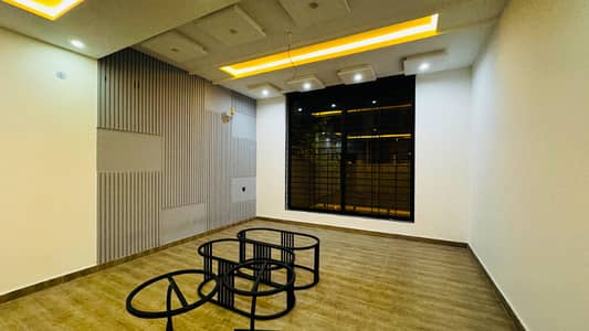 Luxury 1 Kanal Upper Portion For Rent In Opf