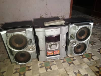 Sony DVD & Audio player with woofers speakers