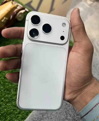 Apple iPhone 14 Pro converted 17 pro customize housing