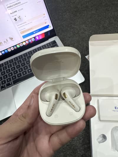Ronin Earbuds Pebble Brand new