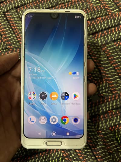 Sharp Aquos R2