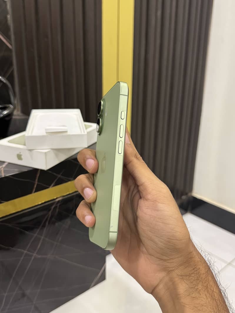 Apple iPhone 17 3