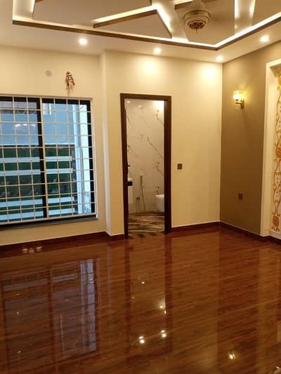 Luxury 10 Marla Upper Portion for Rent in Wapda Town Phase 1