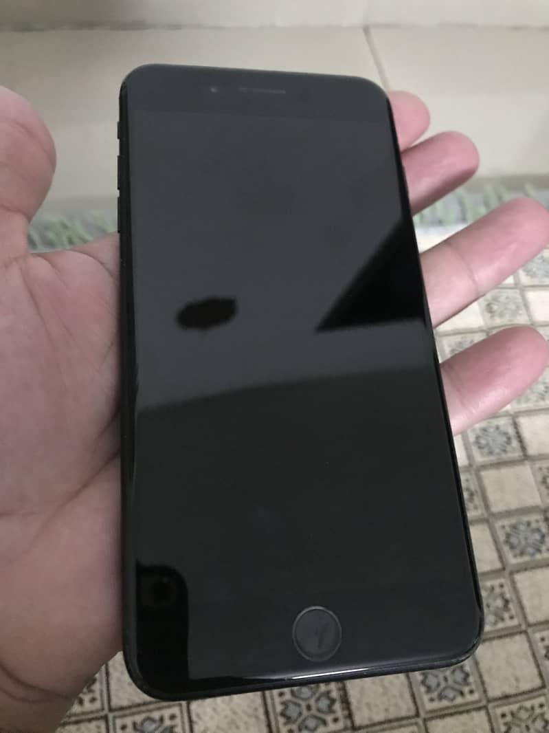 Apple iPhone 7 Plus 1