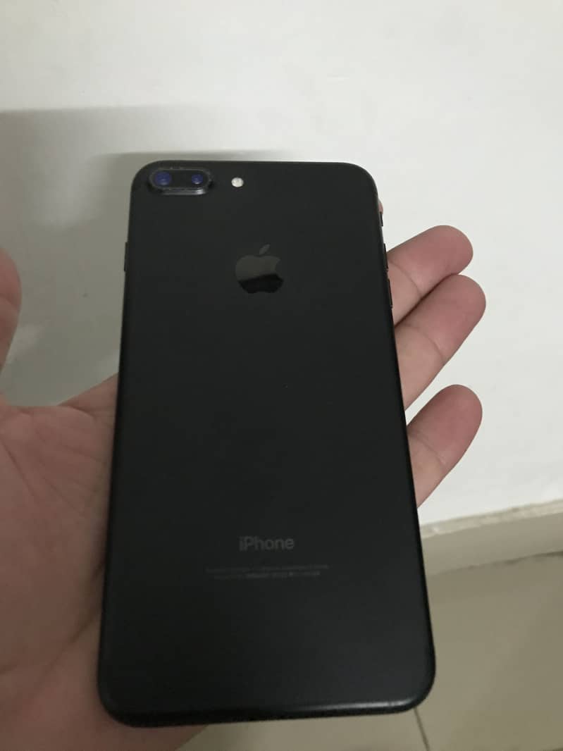 Apple iPhone 7 Plus 2