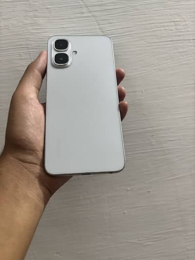 Infinix Smart 10 box avalabile panel ma shade ha girny ki waja sa