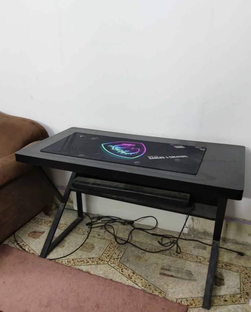 Gaming setup table 0