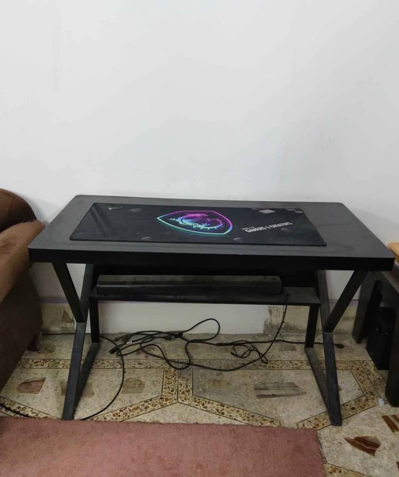 Gaming setup table 1