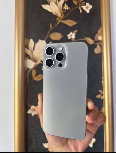 Apple iPhone 15 Pro Max jv 256gb 100 health 23 cycle count