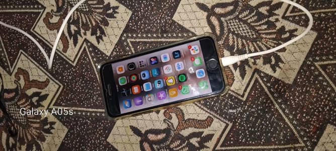 Apple iPhone SE
