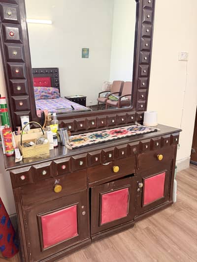 With mattress and side table