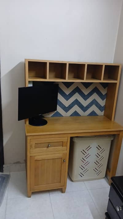 Habitt Study Table