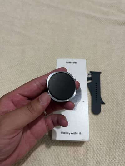 Samsung Galaxy Watch 8 (40mm) Bluetooth - Excellent condition