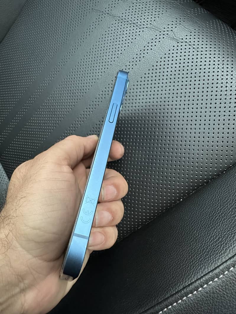 Apple iPhone 13 3