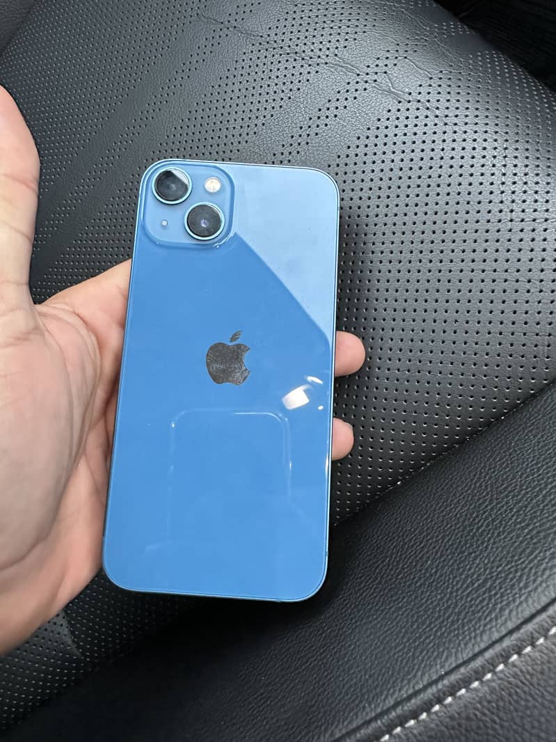 Apple iPhone 13 4