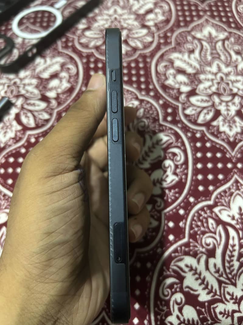 Apple iPhone 13 3