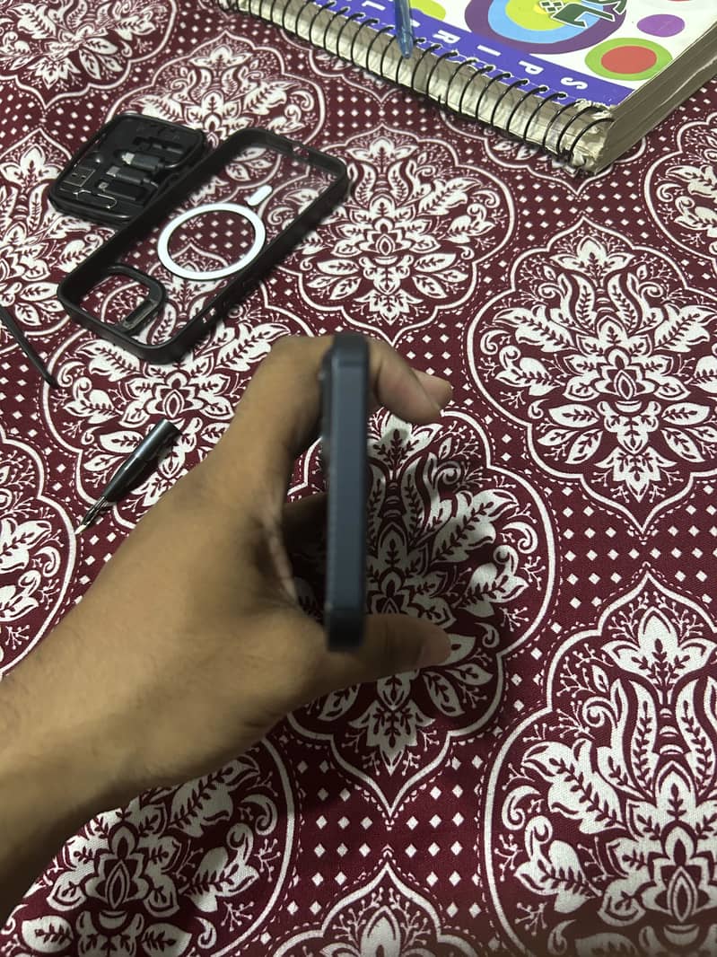 Apple iPhone 13 8