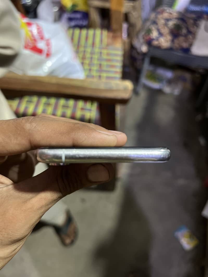Apple iPhone XS 6