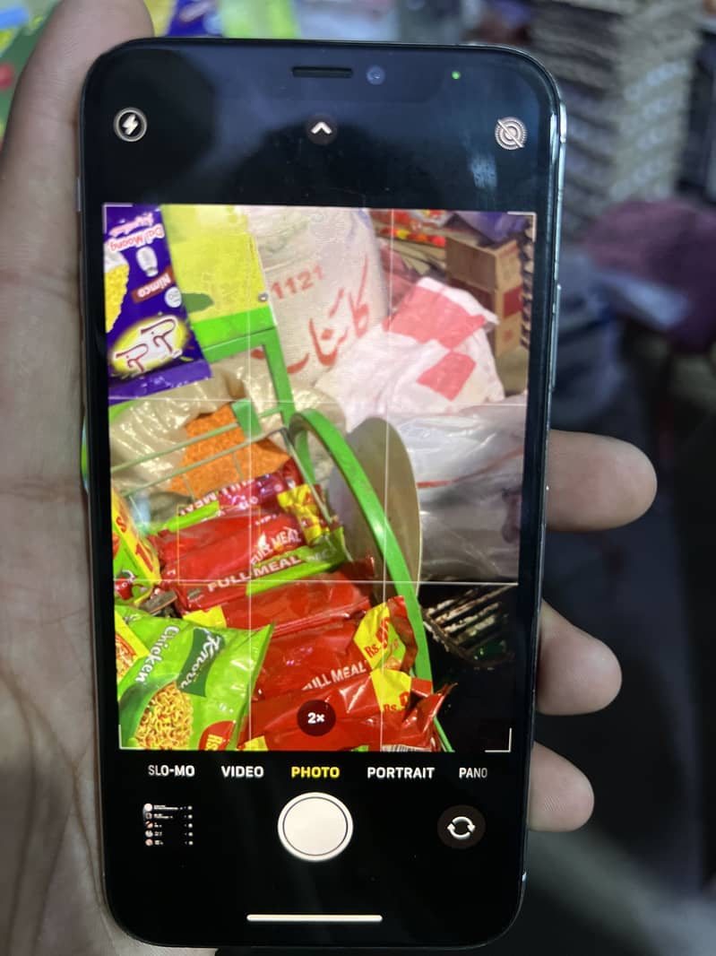 Apple iPhone XS 11