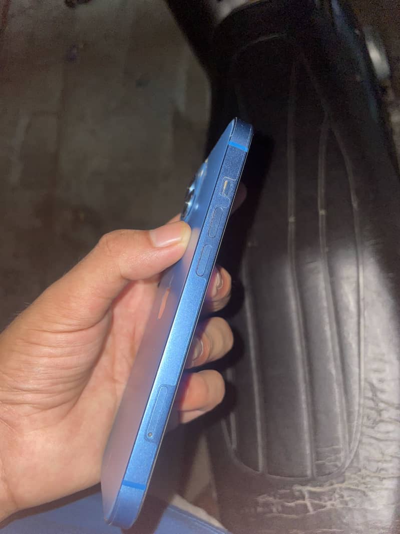 Apple iPhone 13 3