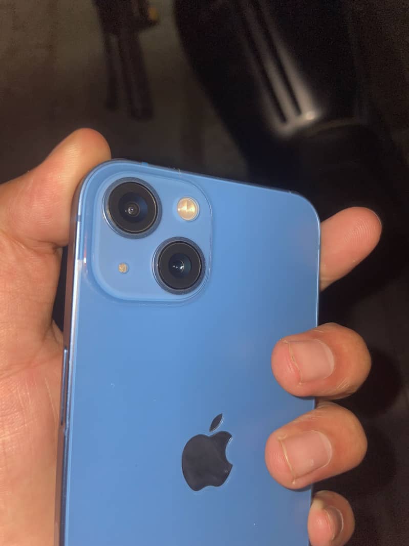 Apple iPhone 13 4