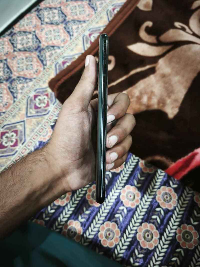 One Plus 6T 4