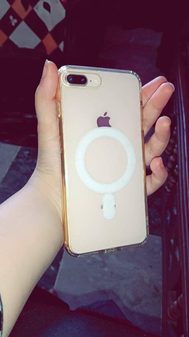 Apple iPhone 8 Plus 1