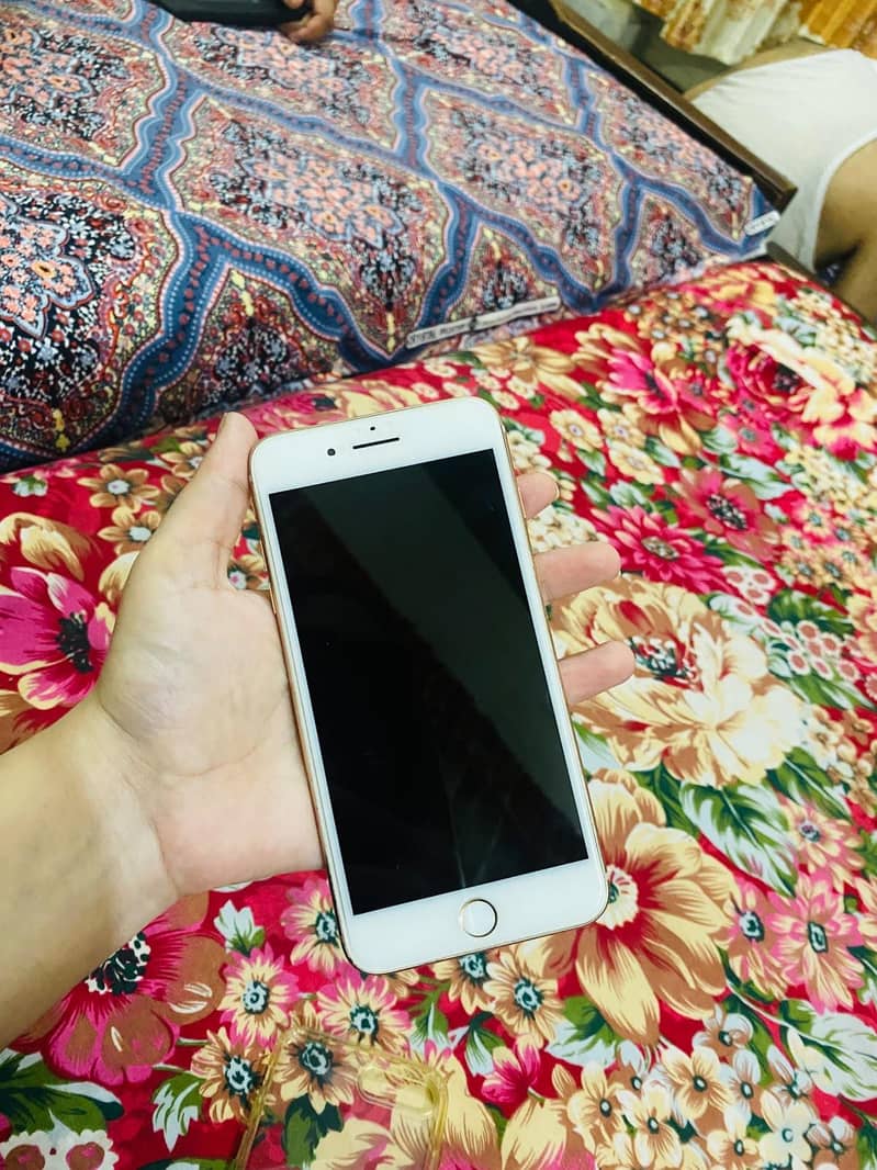 Apple iPhone 8 Plus 2