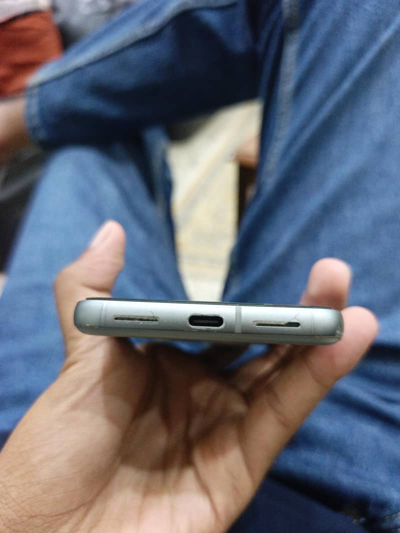 Google Pixel 8 2
