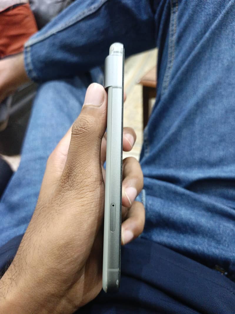 Google Pixel 8 3