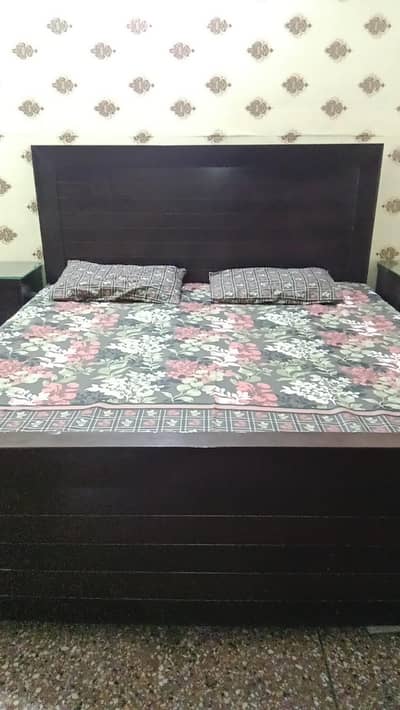 Double bed with side tables