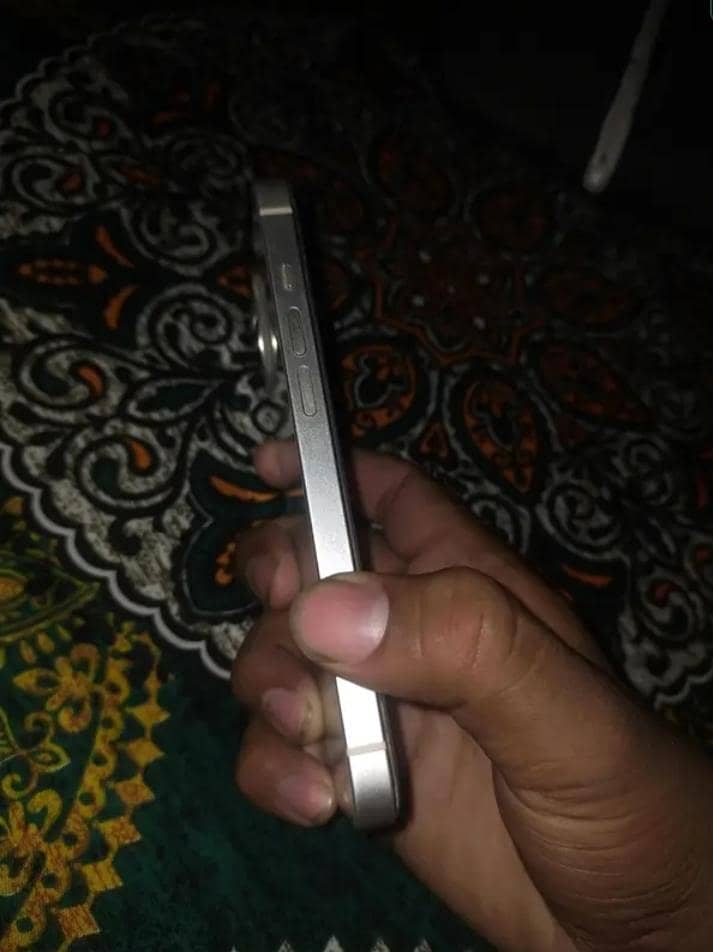 Apple iPhone 13 3