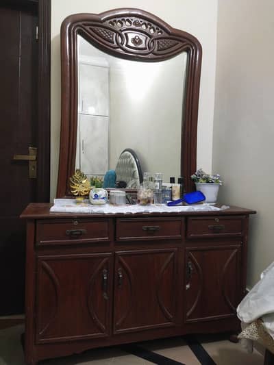 dressesing table