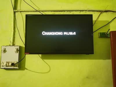 CHANGHONG RUBA Led 32 inches All thing are available all ok