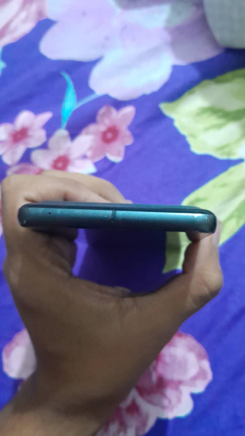 Google Pixel 7 4