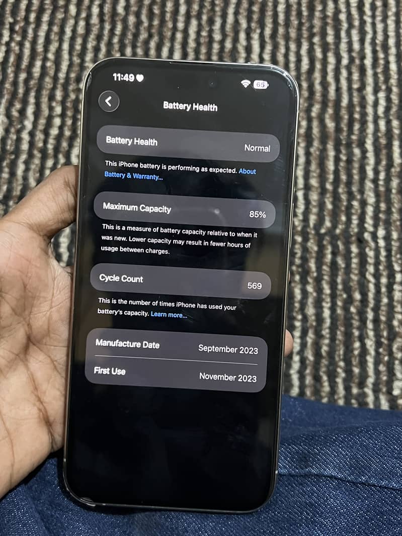 Apple iPhone 15 Pro Max 4
