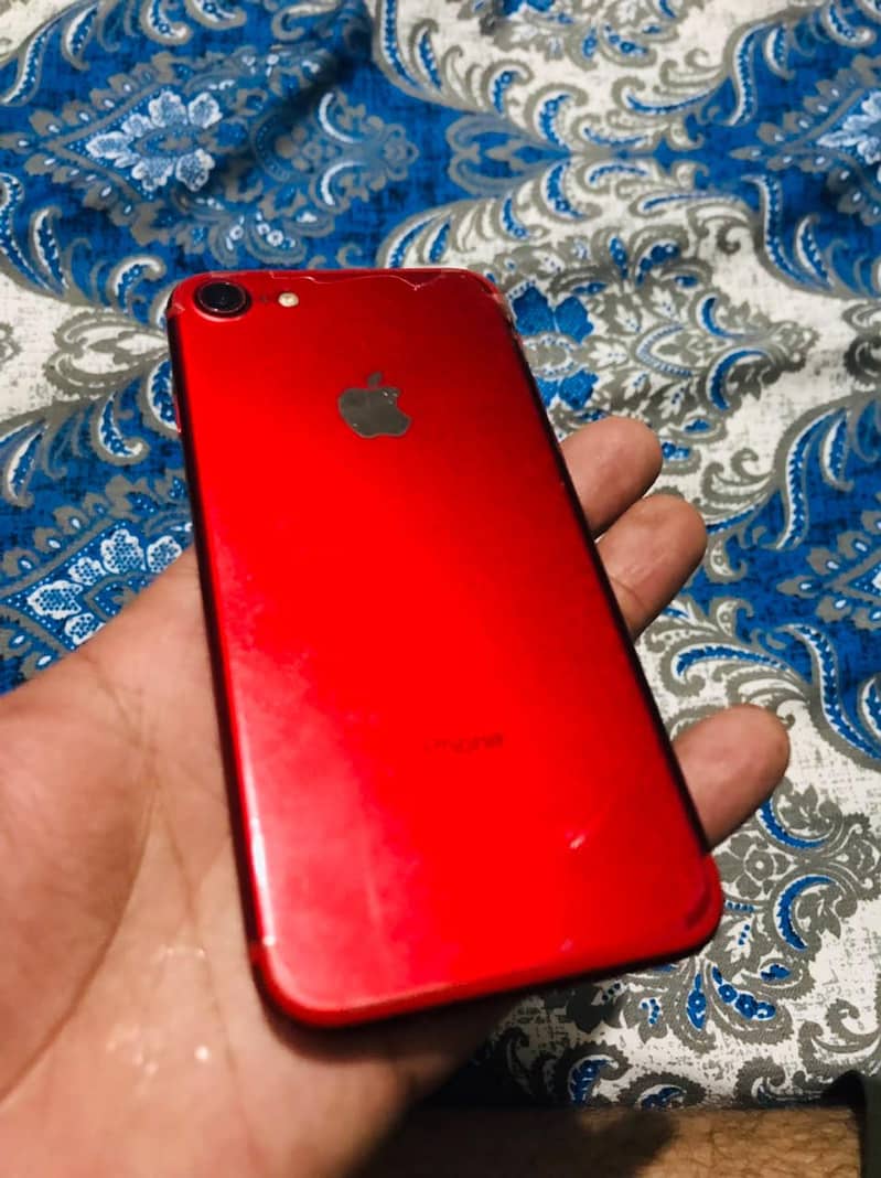 Apple iPhone 7 1