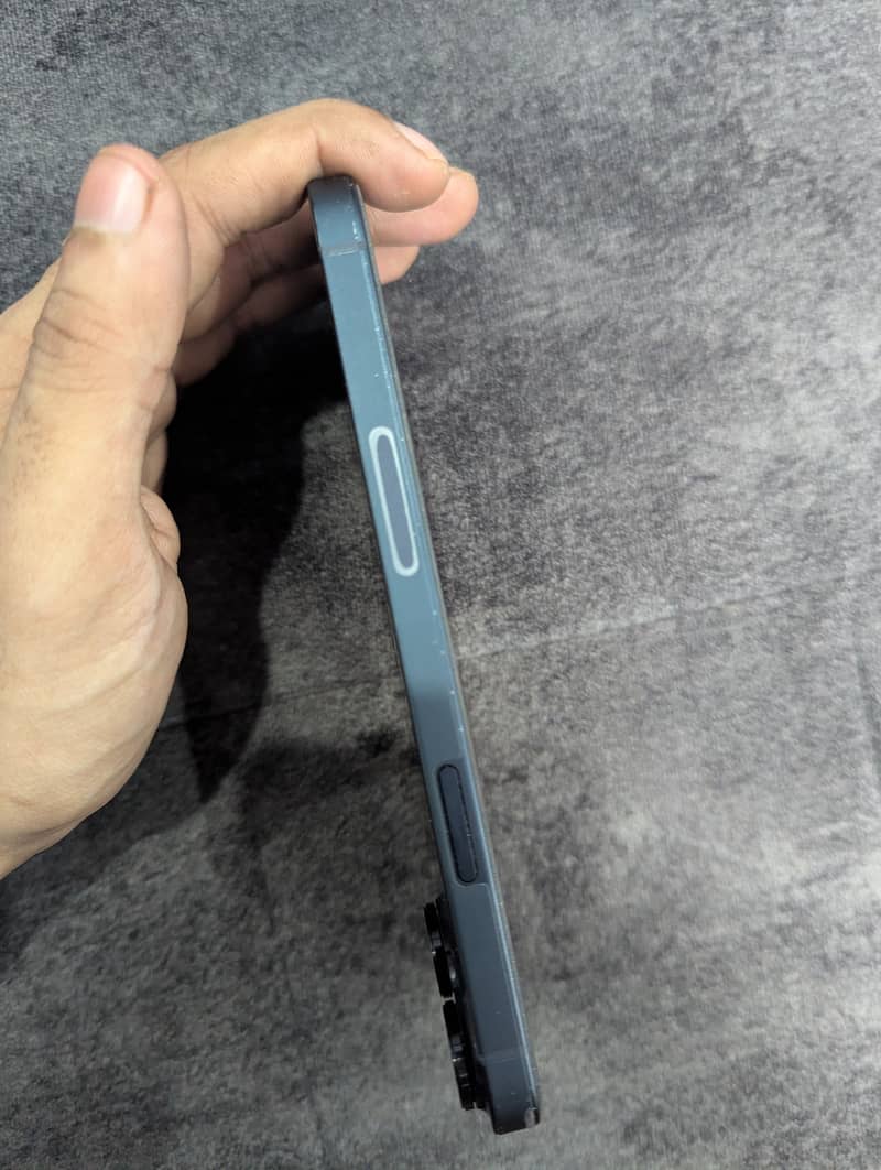 iPhone 14 3