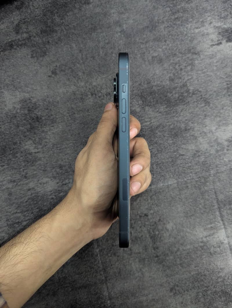iPhone 14 4
