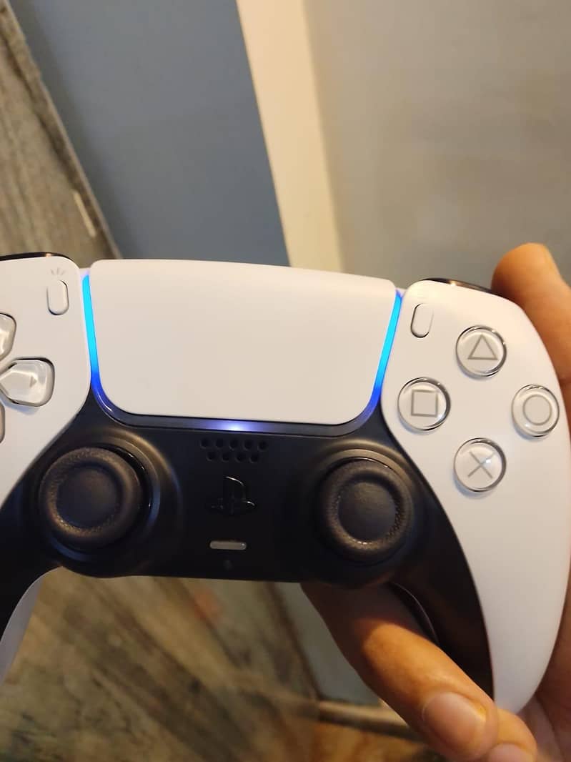 PS5 controller 4