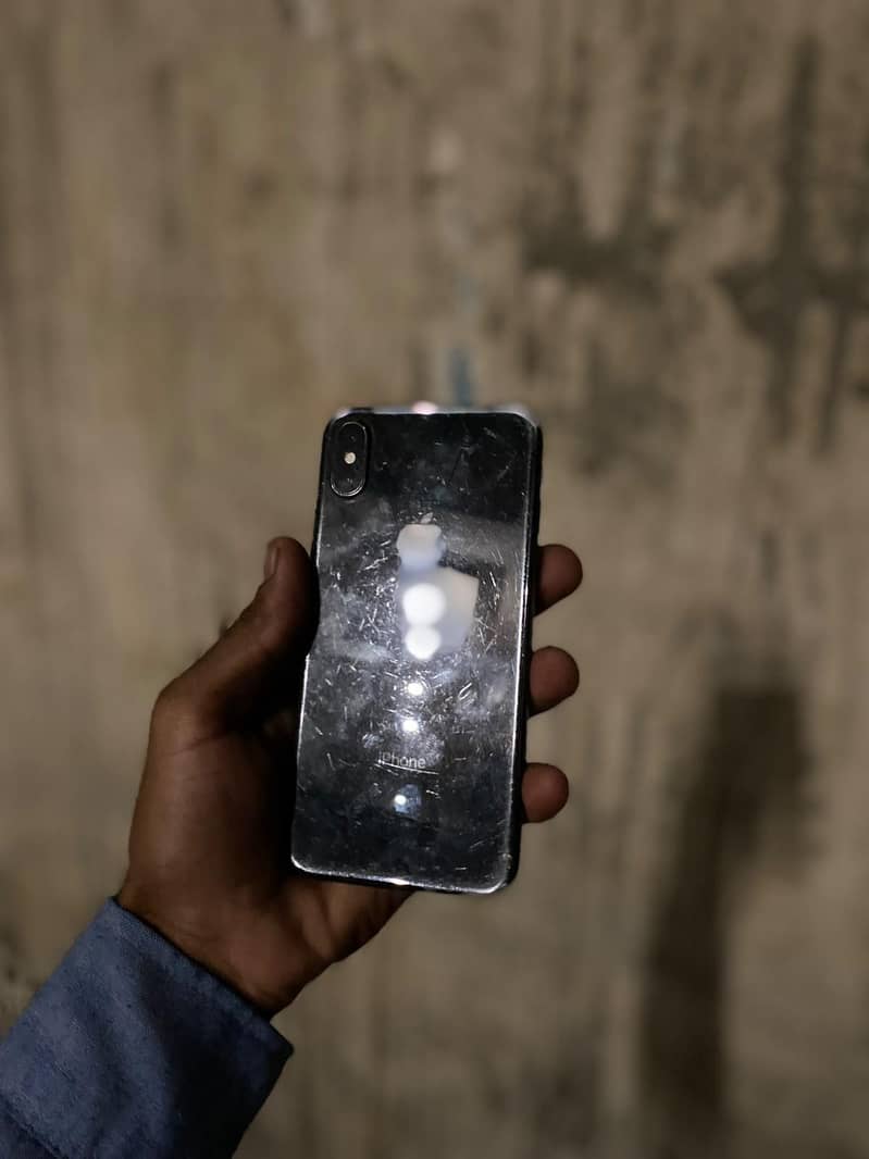 Apple iPhone X 4