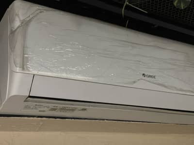 1.5 ton slightly used gree invertor