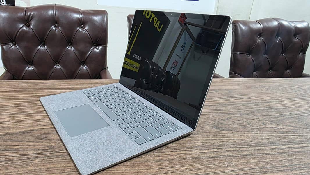 Microsoft Surface 4 / 1950 model 3
