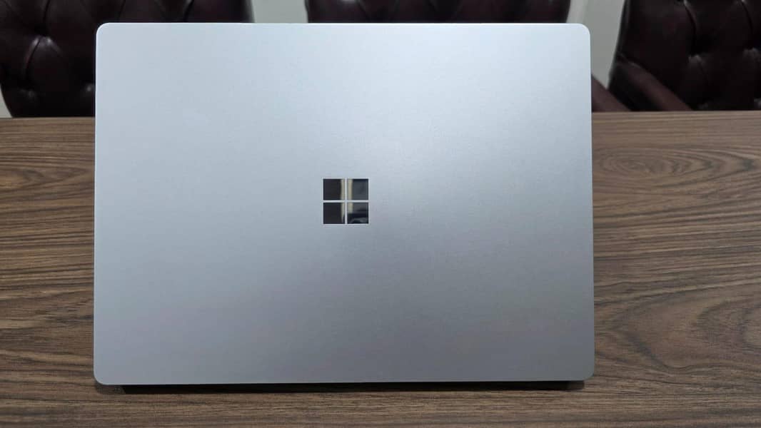 Microsoft Surface 4 / 1950 model 6