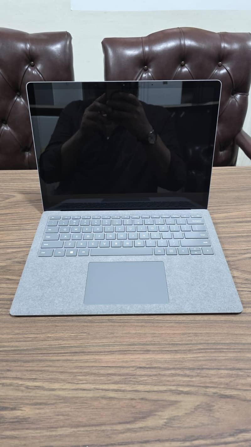 Microsoft Surface 4 / 1950 model 9