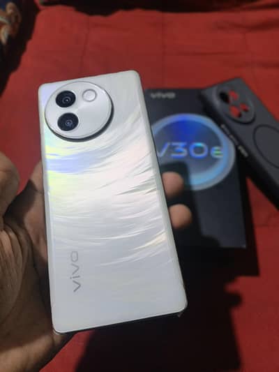 Vivo v30e with box
