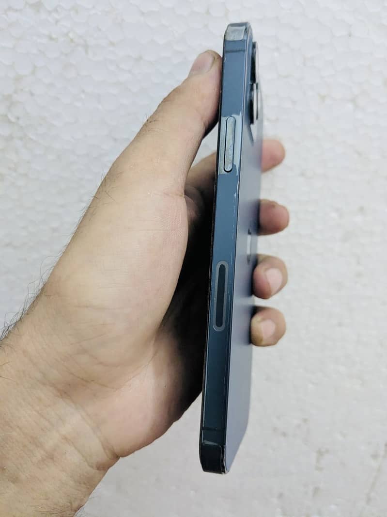 Apple iPhone 12 Pro 2