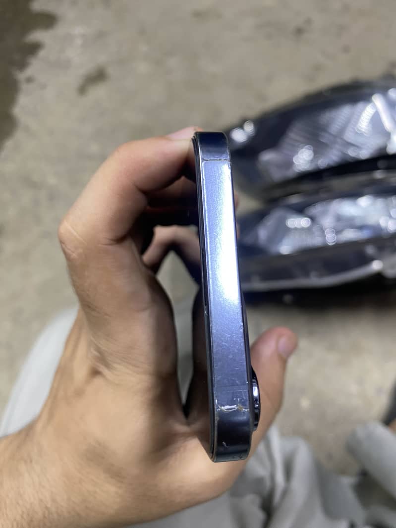 Apple iPhone 13 Pro Max 2